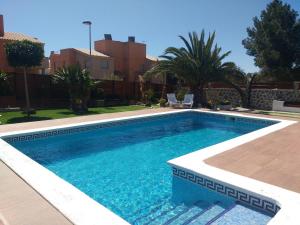 The swimming pool at or close to CAL53