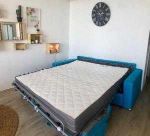 Postel nebo postele na pokoji v ubytování Magnifique appartement en front de mer, Caneylles