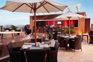 Restorāns vai citas vietas, kur ieturēt maltīti, naktsmītnē Media Rotana Dubai