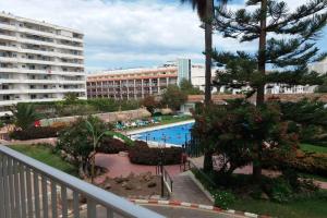 The swimming pool at or close to Carihuela Park Palace Studio