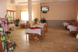 Telewizja i/lub zestaw kina domowego w obiekcie Hotel Czardasz