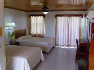 Gallery image of Graham's Place in Guanaja
