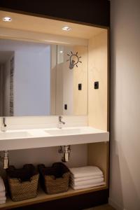 A bathroom at Toc Hostel Sevilla