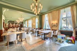 Reštaurácia alebo iné gastronomické zariadenie v ubytovaní Villa Antica + 37 fotografií