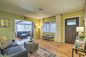 Ảnh trong thư viện ảnh của Tropical Palm Harbor Retreat with Lanai and Patio! ở Palm Harbor