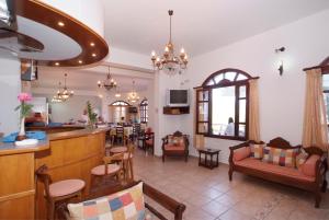 Гостиная зона в Ikaros Star Hotel