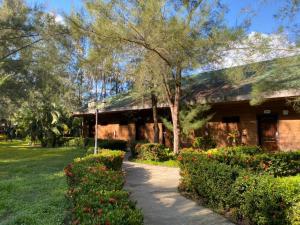 Giardino di La Ensenada Beach Resort