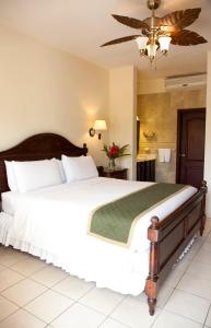 Letto o letti in una camera di La Ensenada Beach Resort