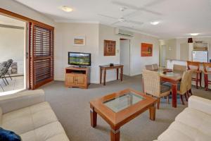 Televisor o centre d'entreteniment de Raffles Mooloolaba