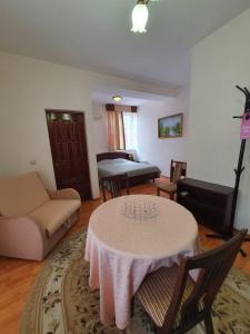 A seating area at Turmalin guest rooms