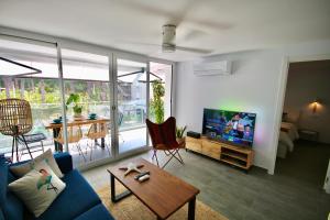 TV a/nebo společenská místnost v ubytování DreamStay - San Cristobal Playa, Almuñecar