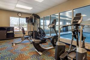 Fitness center at/o fitness facilities sa Comfort Inn & Suites near Six Flags