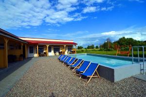 Πισίνα στο ή κοντά στο Pokoje i Domki "Zaciszny" - Mielno