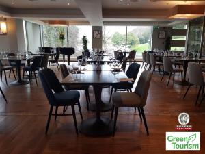 Veitingastaður eða matsölustaður á Clayton Hotel Silver Springs