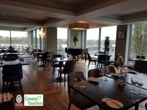 Veitingastaður eða matsölustaður á Clayton Hotel Silver Springs