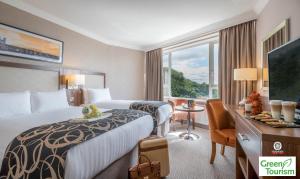 Sjónvarps- og/eða afþreyingartæki á Clayton Hotel Silver Springs