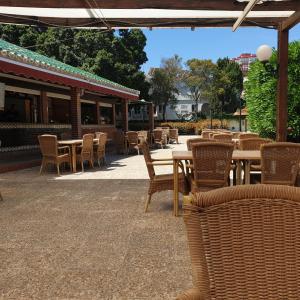 A restaurant or other place to eat at Carihuela Park Palace Studio