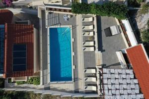 O vedere a piscinei de la sau din apropiere de Luxury villa by the sea with heated pool