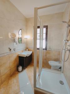 Kúpeľňa v ubytovaní Apartamenty Klasyczny i Pastelowy - Pod Aniołem + 7 fotografií