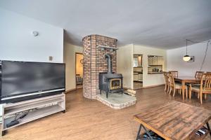 Ảnh trong thư viện ảnh của Cozy Catskills Getaway with Yard and Mtn Views! ở Windham +18 ảnh