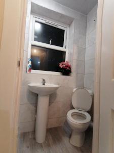 Gallery image of Self-contained studio flat bathrooms kitchens upgrade locations to city centre 15 minutes walking distance Nottingham universities Queen hospitals city hospitals in Nottingham