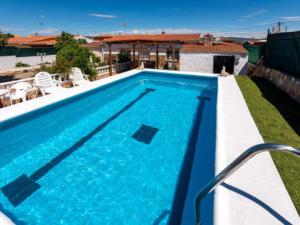 Swimmingpoolen hos eller tæt på Chalet Santa Oliva