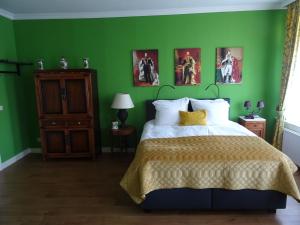 Postel nebo postele na pokoji v ubytování Emma's B&B