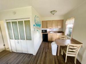 Köök või kööginurk majutusasutuses Surf Studio Beach Resort
