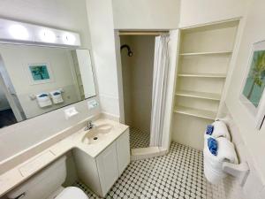 Vannituba majutusasutuses Surf Studio Beach Resort