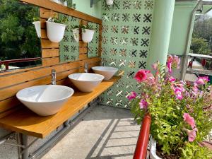 Rõdu või terrass majutusasutuses Little Garden Dream Life Home
