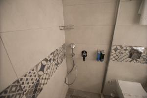 A bathroom at Dovv Hotel Busıness