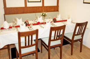 Restoran või mõni muu söögikoht majutusasutuses Alpenhotel Ensmann