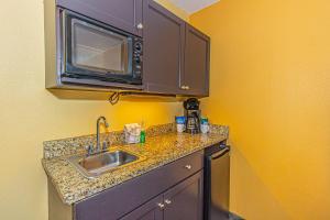 Landmark Resort Double Suite Unit 416 Sleeps 4