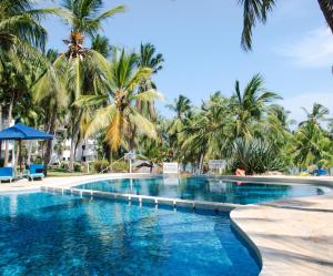 Bazén v ubytování PrideInn Flamingo Beach Resort & Spa Mombasa nebo v jeho okolí