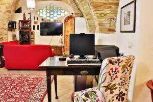 TV a/nebo společenská místnost v ubytování Vicoquarto - YourPlace Abruzzo