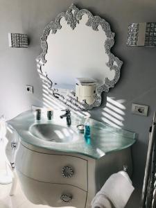 Et badeværelse på APT ELENA FRONTE LAGO