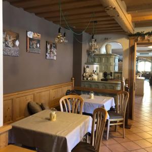 Restaurace v ubytování Alpine Touring Hotel-petfriendly