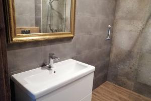 Koupelna v ubytování Komfortowy apartament dla turystów i pracowników