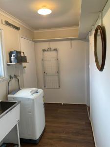
A kitchen or kitchenette at 3 BR Family House close to Melbourne Airport
