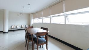 Posezení v ubytování RedDoorz Plus at EDSA Congressional