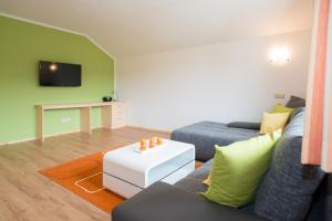 A television and/or entertainment centre at Apartment Österreich