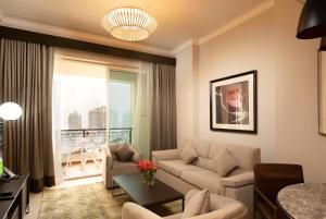 Зона вітальні в Retaj Baywalk Residence