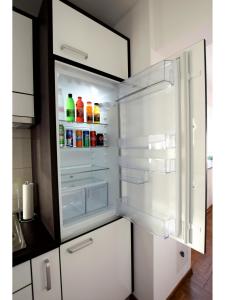 Kuchyň nebo kuchyňský kout v ubytování Apartment Dinko