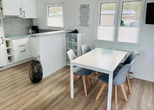 Beach Chalet SunHus - modernes Chalet in Ostseenähe