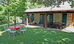 Taman di luar Agriturismo Sommavilla