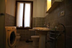Bathroom sa VENICE RAINBOW APARTMENT (RIALTO)