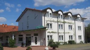 Budova, kde se hotel nachází + 22 fotografií
