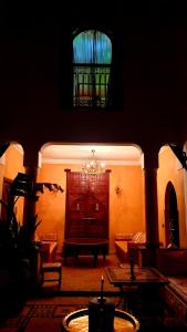 Riad Sesame tesisinde bir oturma alanı