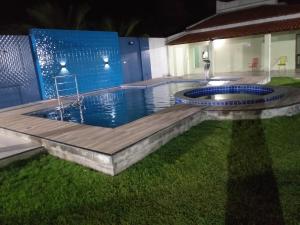 Bazén v ubytování CASA DE PRAIA GIOVANI nebo v jeho okolí