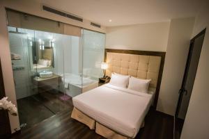 Gallery image of Blue Diamond Luxury Hotel in Ho Chi Minh City